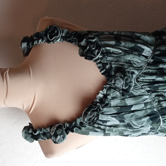 Eci Blouse - Picture 2 of 7